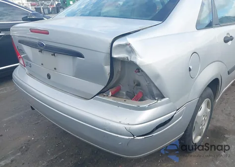 2002 Ford Focus Lx z USA, uszkodzony, nr VIN 1FAFP33P82W234702